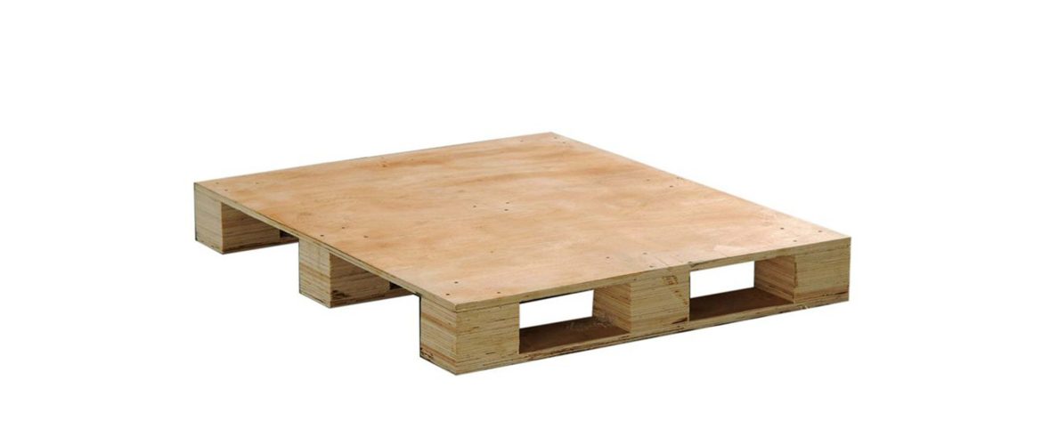 Gun construction shoot the nails in the wooden